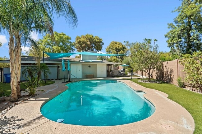 Photo - 2054 E Rancho Dr