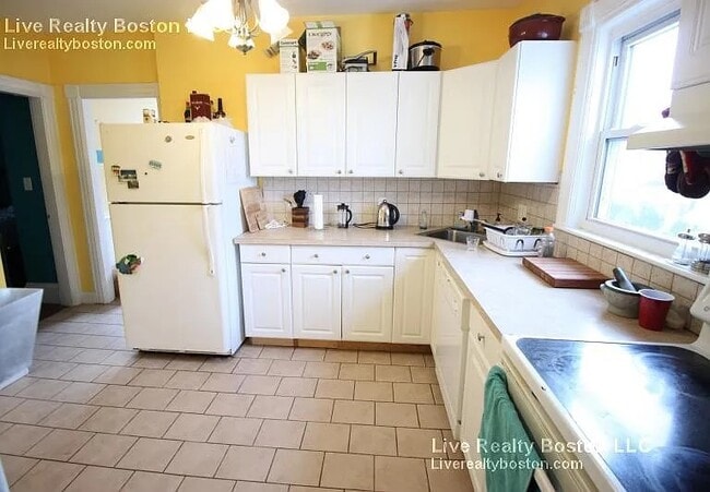 Photo - 30 Antwerp St Unit 1