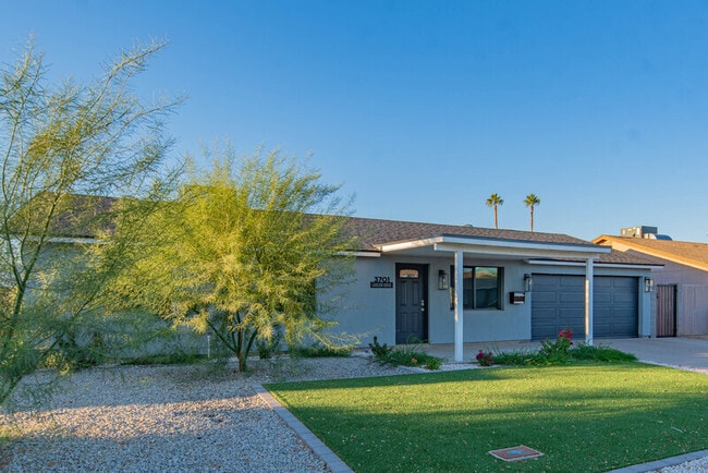 Photo - 3701 E Ludlow Dr