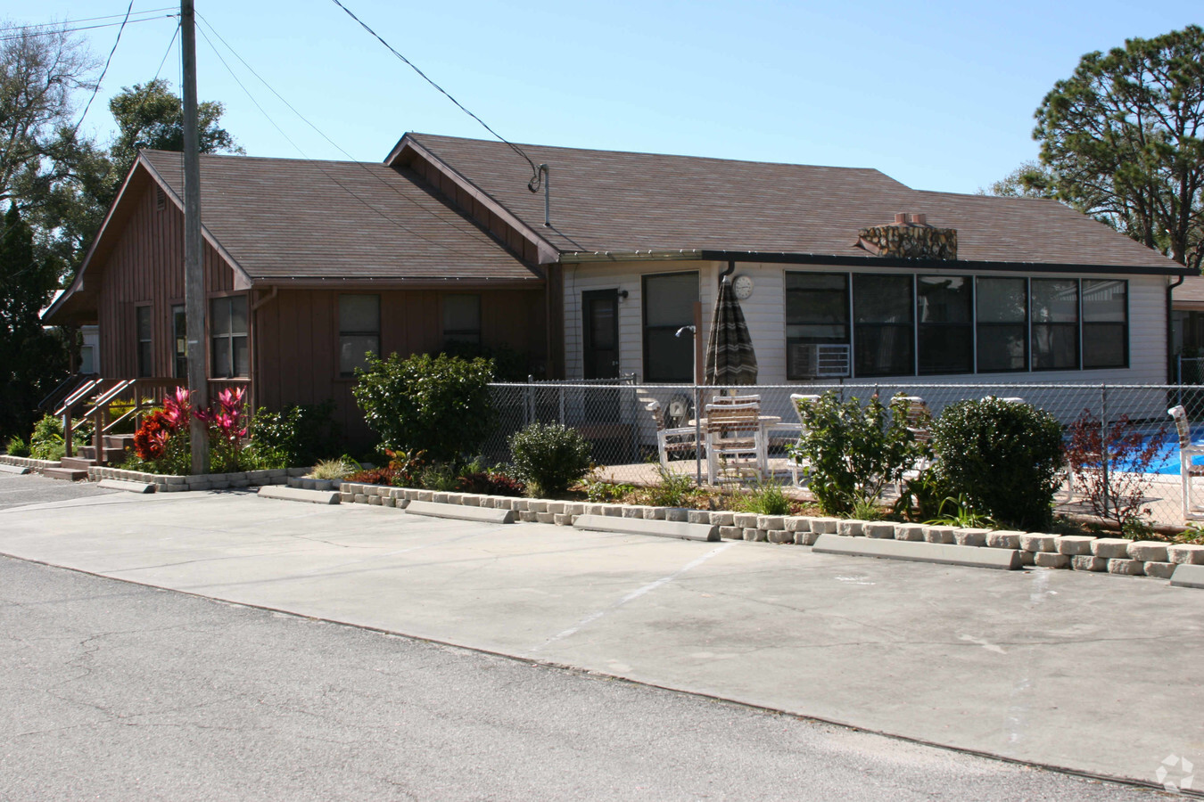 Valencia Estates Mobile Home Park - Valencia Estates Mobile Home Park