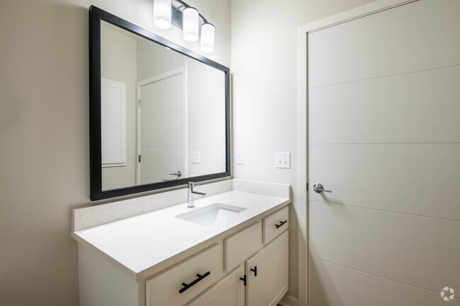 2BR, 2BA - 1192SF - The Outlook at 1000 Oaks