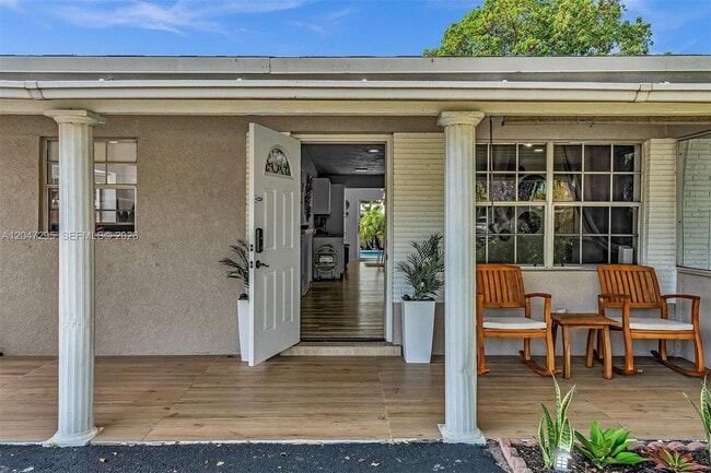 Photo - 4633 SW 28th Ave