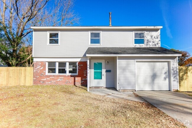 Building Photo - Spacious Home Near Bow Creek & Lynnhaven Mall