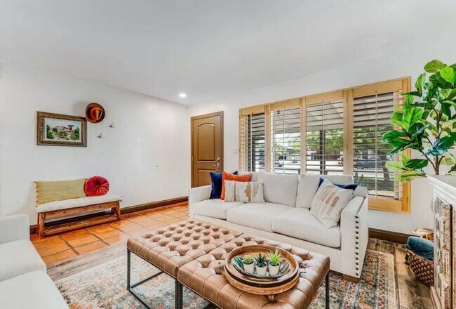 Photo - 2429 E Dahlia Dr