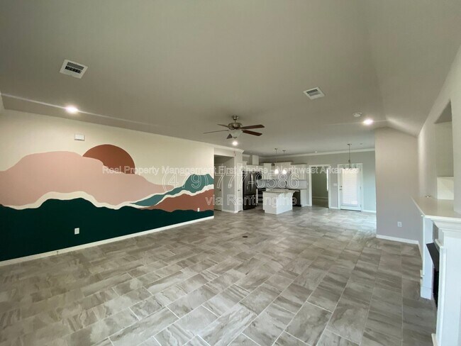 109 S Geranium Ln