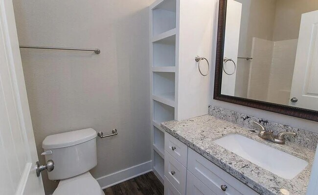 Photo - 124 Waverly Dr