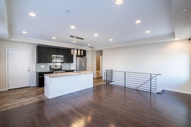 Building Photo - 1827 S 20th St Unit R1