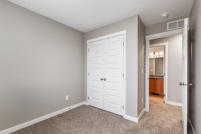 Meadowcreek Townhomes