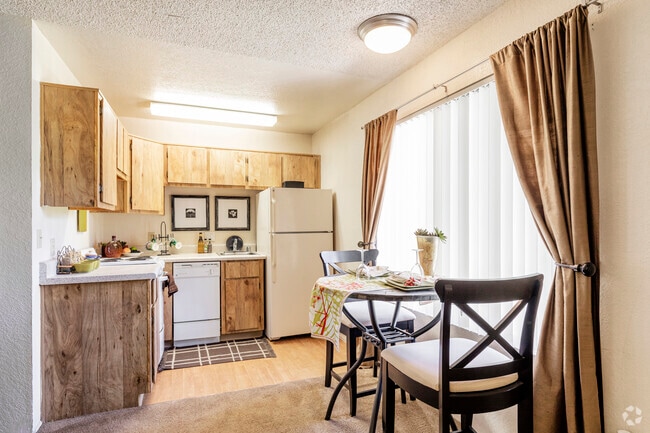Studio, 1BA - 420 SF