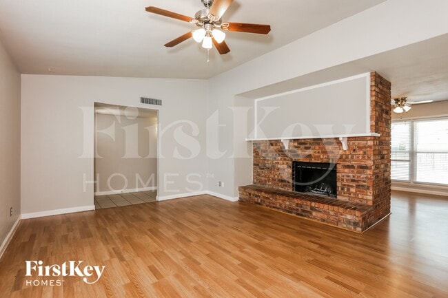 9113 Linda Vista Dr