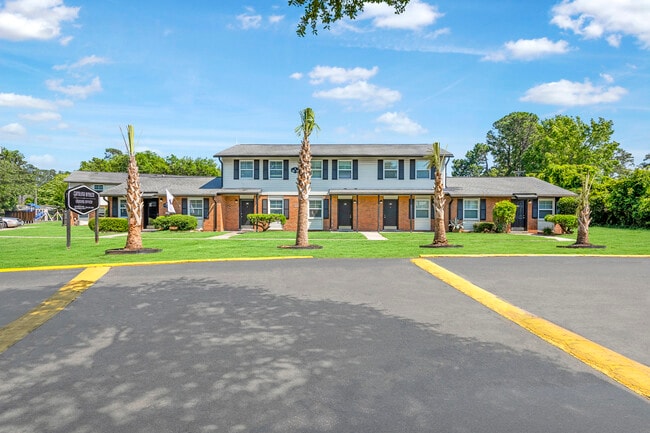 Carolina Breeze Apartments