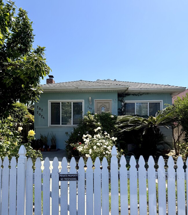 Photo - 707 Sartori Ave Unidad Middle