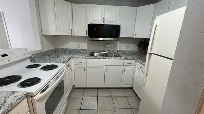 Photo - 3210 Orleans Dr Unit 3210 Orleans Drive #4