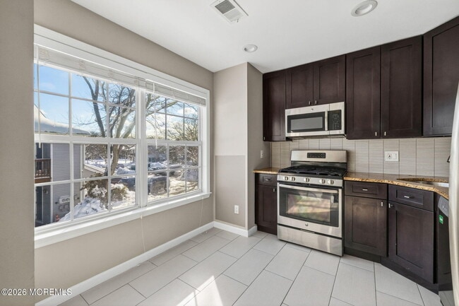 Photo - 412 Hampton Ct