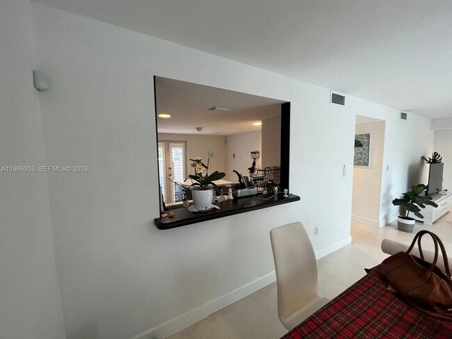 Photo - 5570 SW 70th Pl S