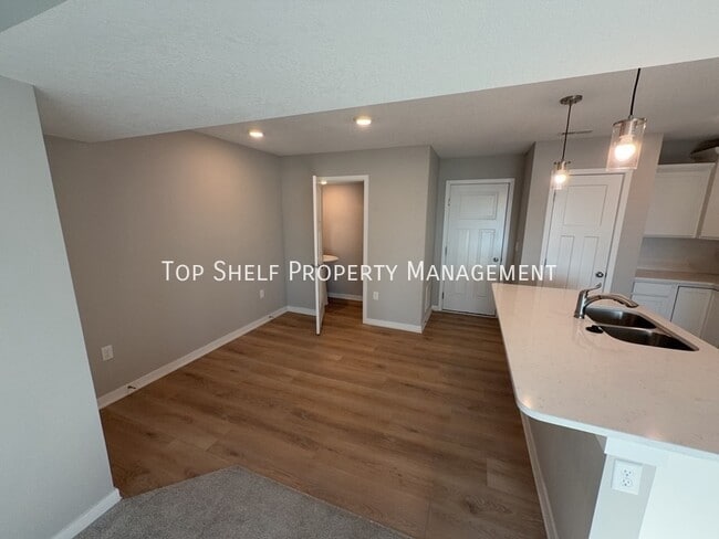Photo - 5711 NE Lowell Ln