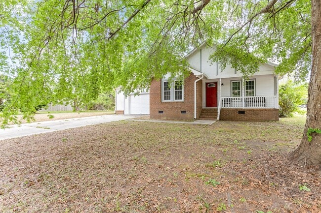 Building Photo - Cottage Charm Near Piney Green