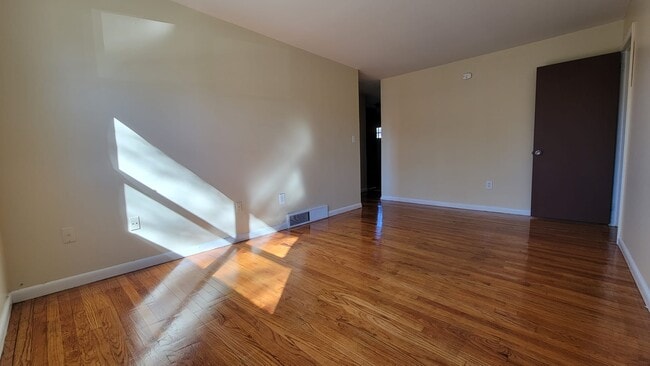 Photo - 223 Fairfield St Unit L1