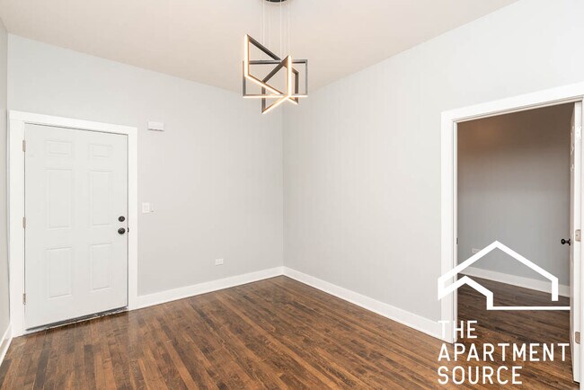 Photo - 1918 N Wilmot Ave Unit 3R