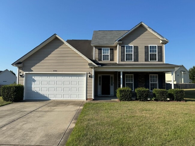 Building Photo - Spacious 3 Bed 2.5 Bath Home with Fenced Yard