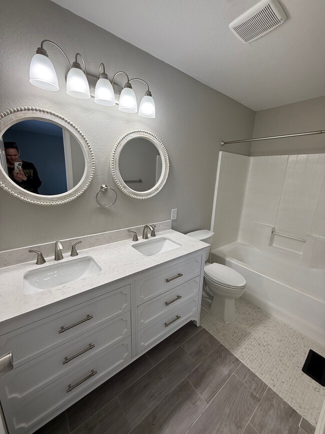 Photo - 9445 Bellaire St