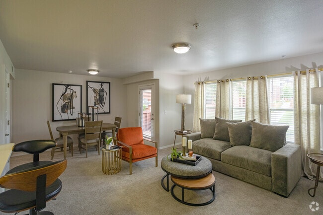 1BR, 1BA - 789SF
