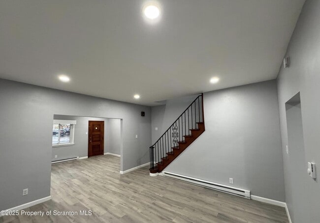 Photo - 342 N Main St