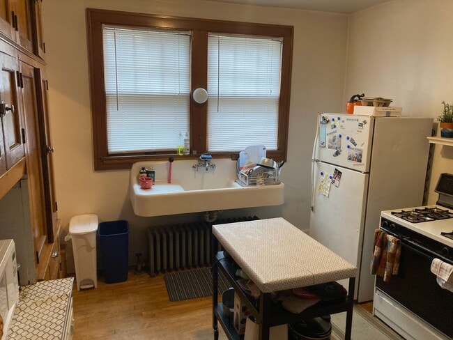 Photo - 2935 N Downer Ave Unidad Lower