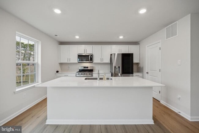 Photo - 107 Malibu Dr