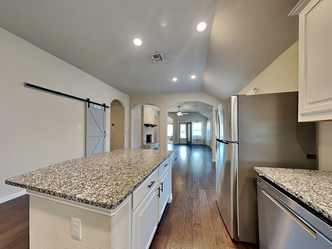 Photo - 816 Water Garden Cir