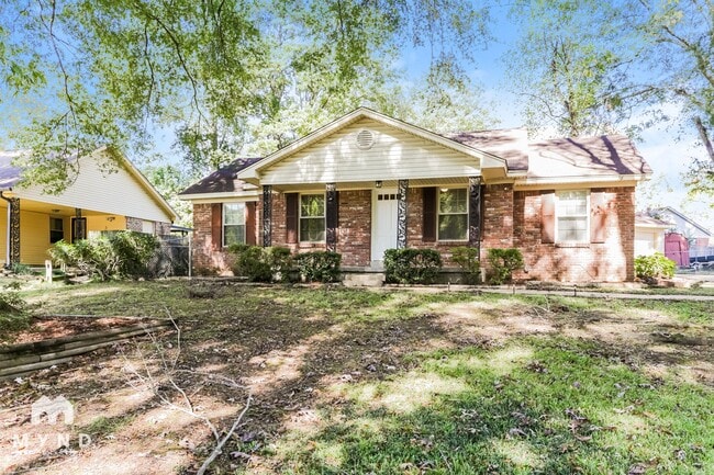 Photo - 1176 Cedar Cir S
