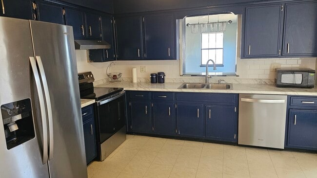 Photo - 2620 Moody Ave