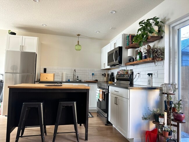 Photo - 5735 NE 33rd Ave Unidad C