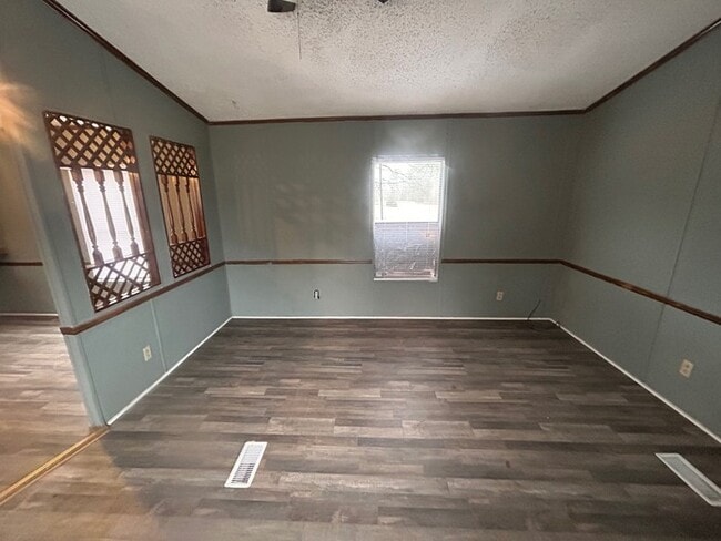 Photo - 201 Williams Cir