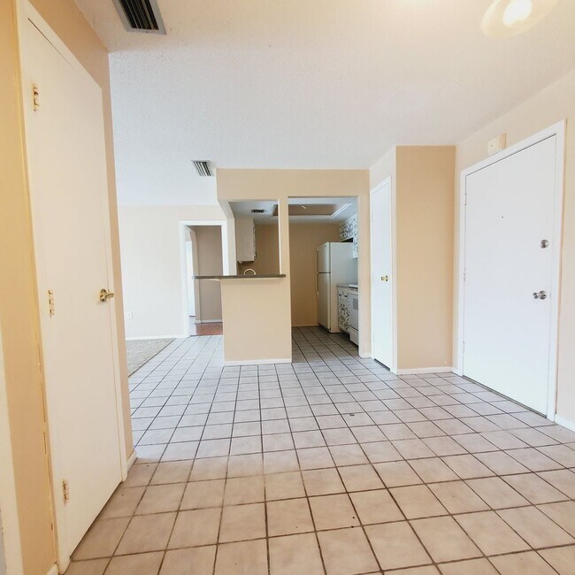 Photo - Cozy 2Bed 2Bath Apartment Unit 313