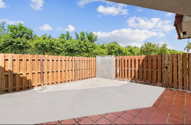 Photo - 3764 Victoria Dr