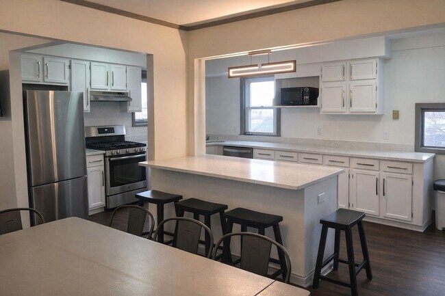 306 Bryant Ave Unit 306-Main
