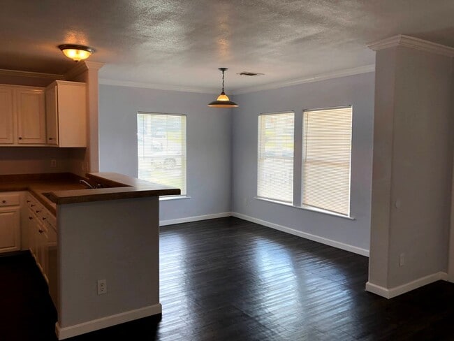 Photo - Room For Rent Unit 168 Varsity Rm C