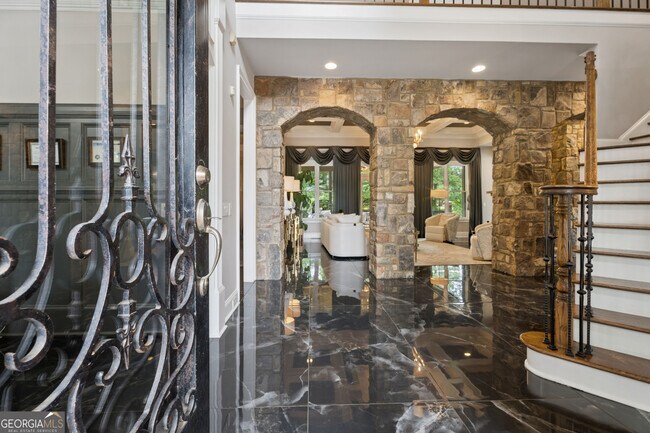 Photo - 2660 Springbluff Ct NE