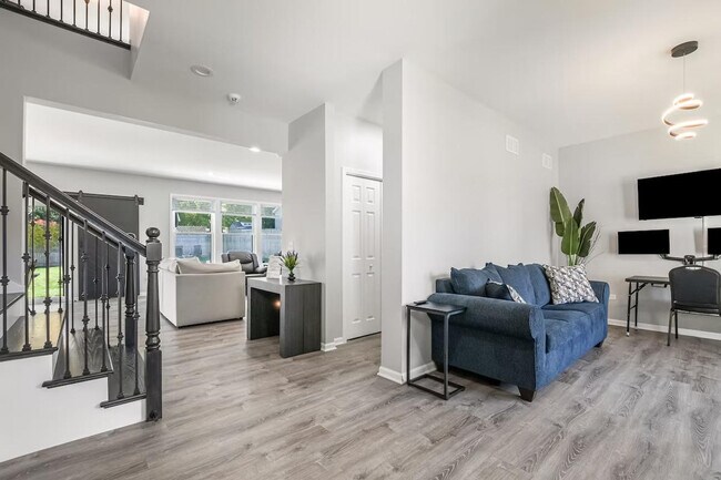 Photo - 705 N Garfield St Unit SI ID1507868P