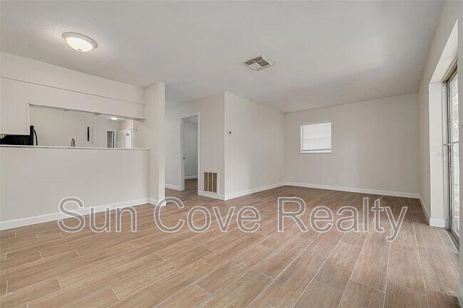 Photo - 7120 Oakwood Dr