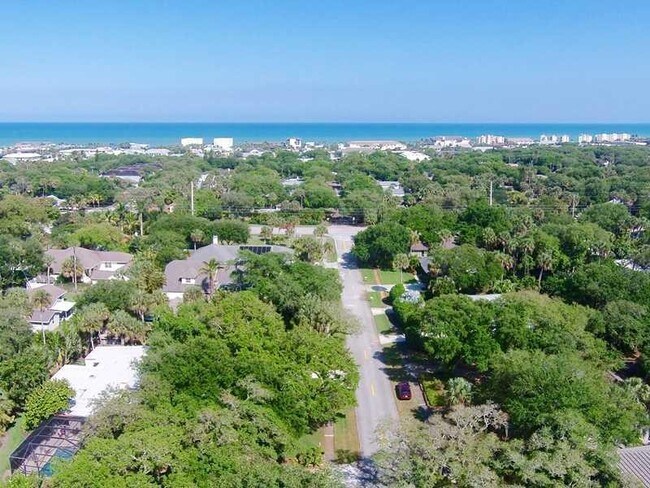 Photo - 615 Camelia Ln