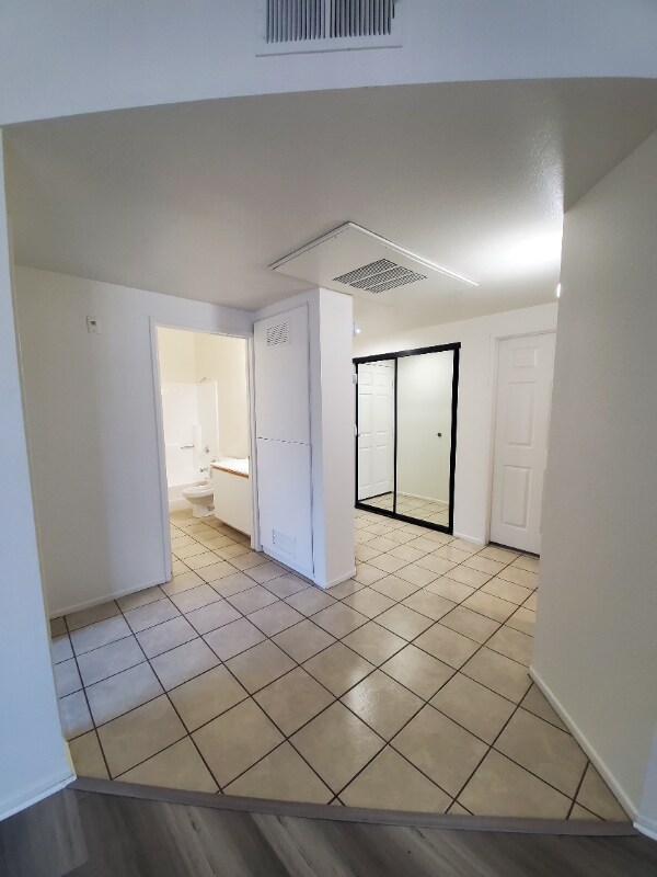 Photo - 4343 Whitsett Ave Unidad 103