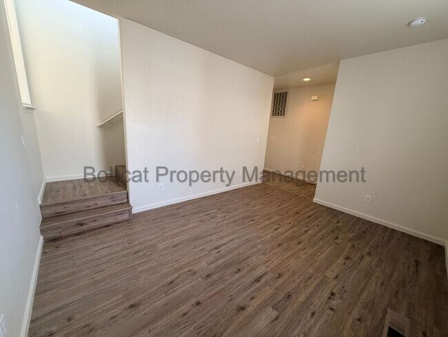 Photo - 1272 Woodside Dr