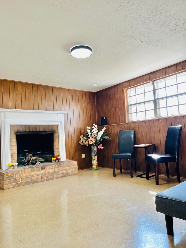 Photo - 1405 Pleasant Valley Dr Unit Room 2