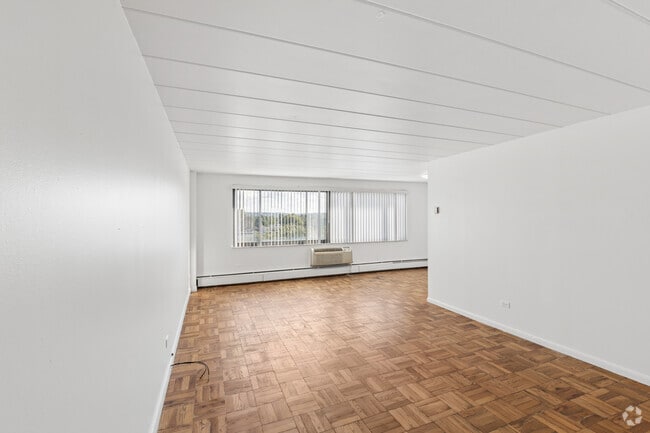 2BR, 1BA - 1,112SF - Living Room
