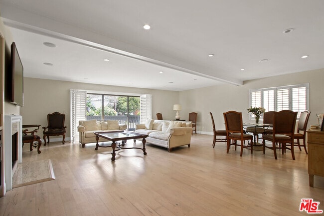 Photo - 1310 S Roxbury Dr Unit 102