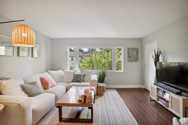 Building Photo - 101 Ardmore Pl NW Unit Apt 4
