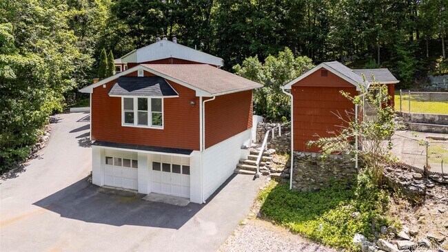 Photo - 219 Benedict Rd
