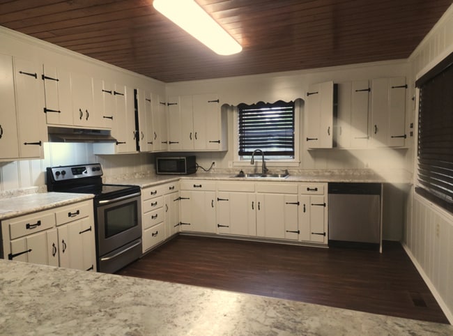 Photo - Spacious 3-Bedroom Brick Home with Firepla...